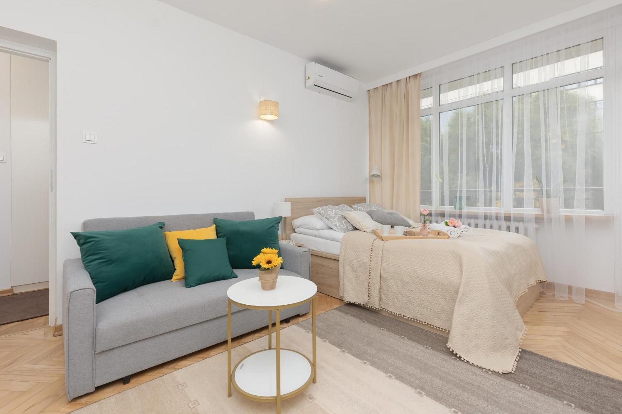 Apartment Bright Srodmiescie By Renters *
