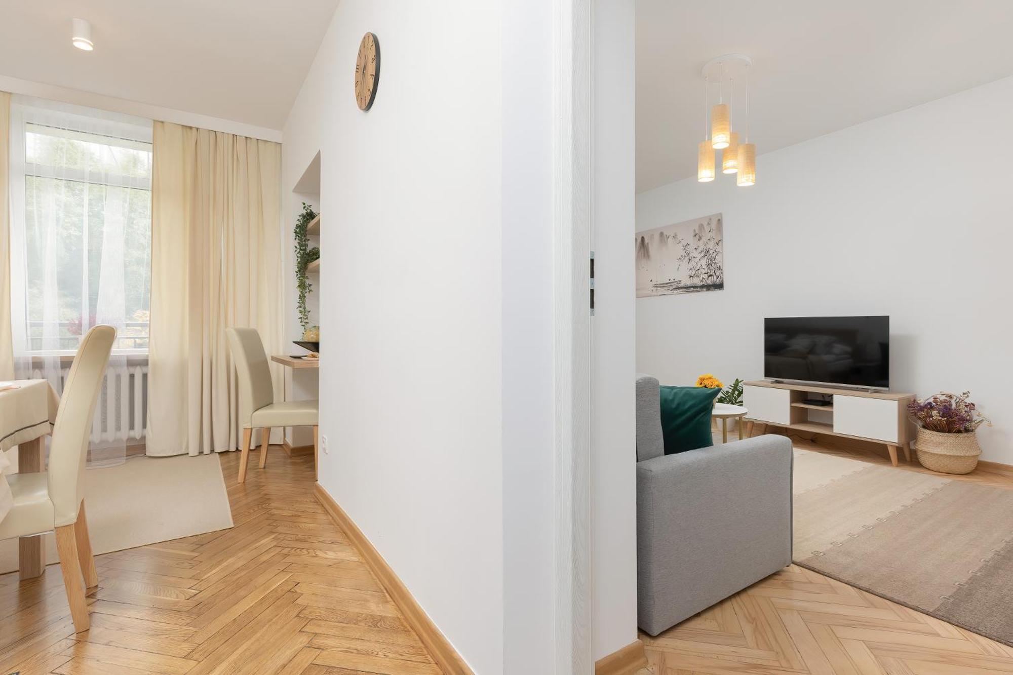 Bright Srodmiescie By Renters * Warschau