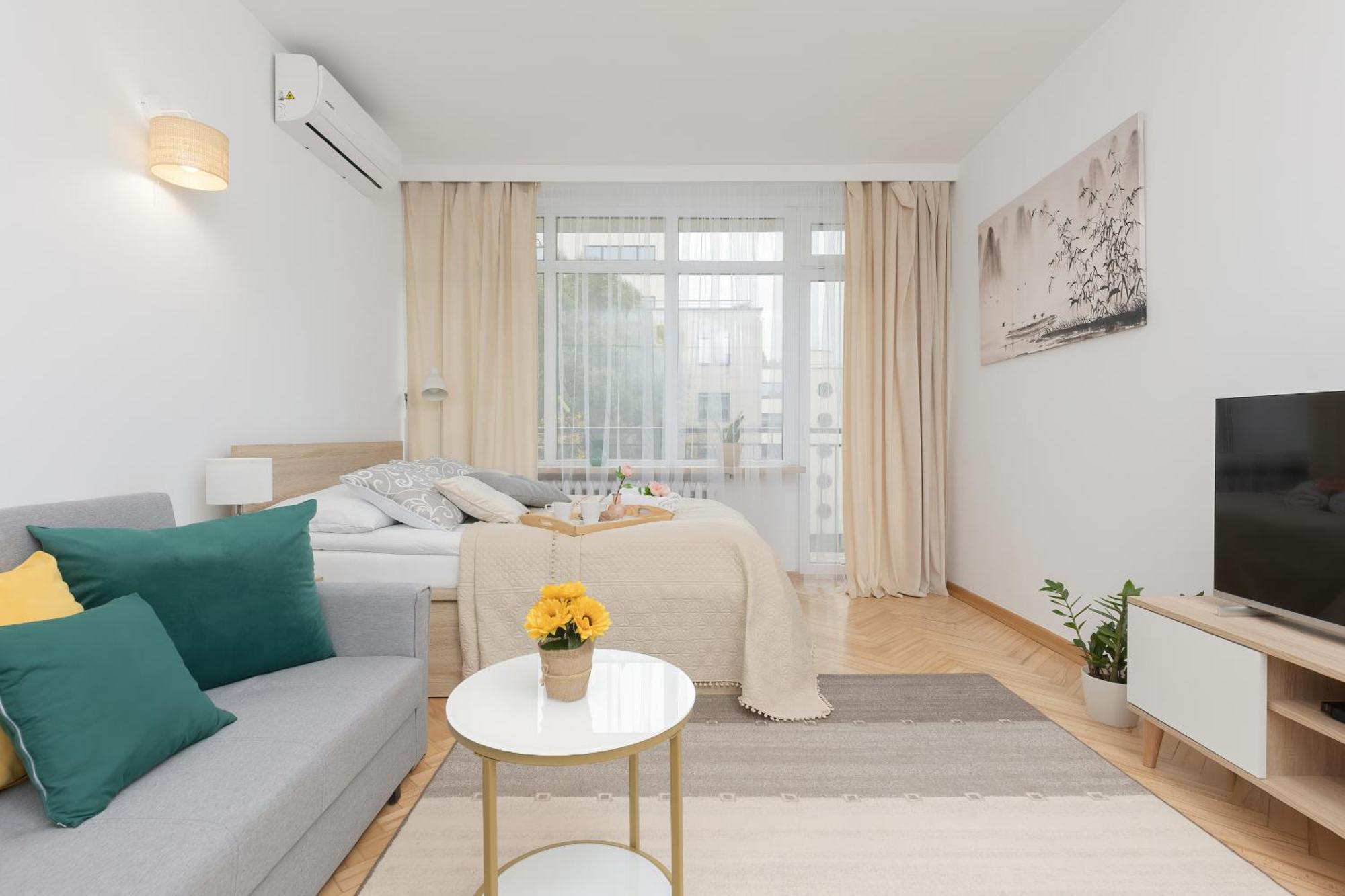 Apartment Bright Srodmiescie By Renters