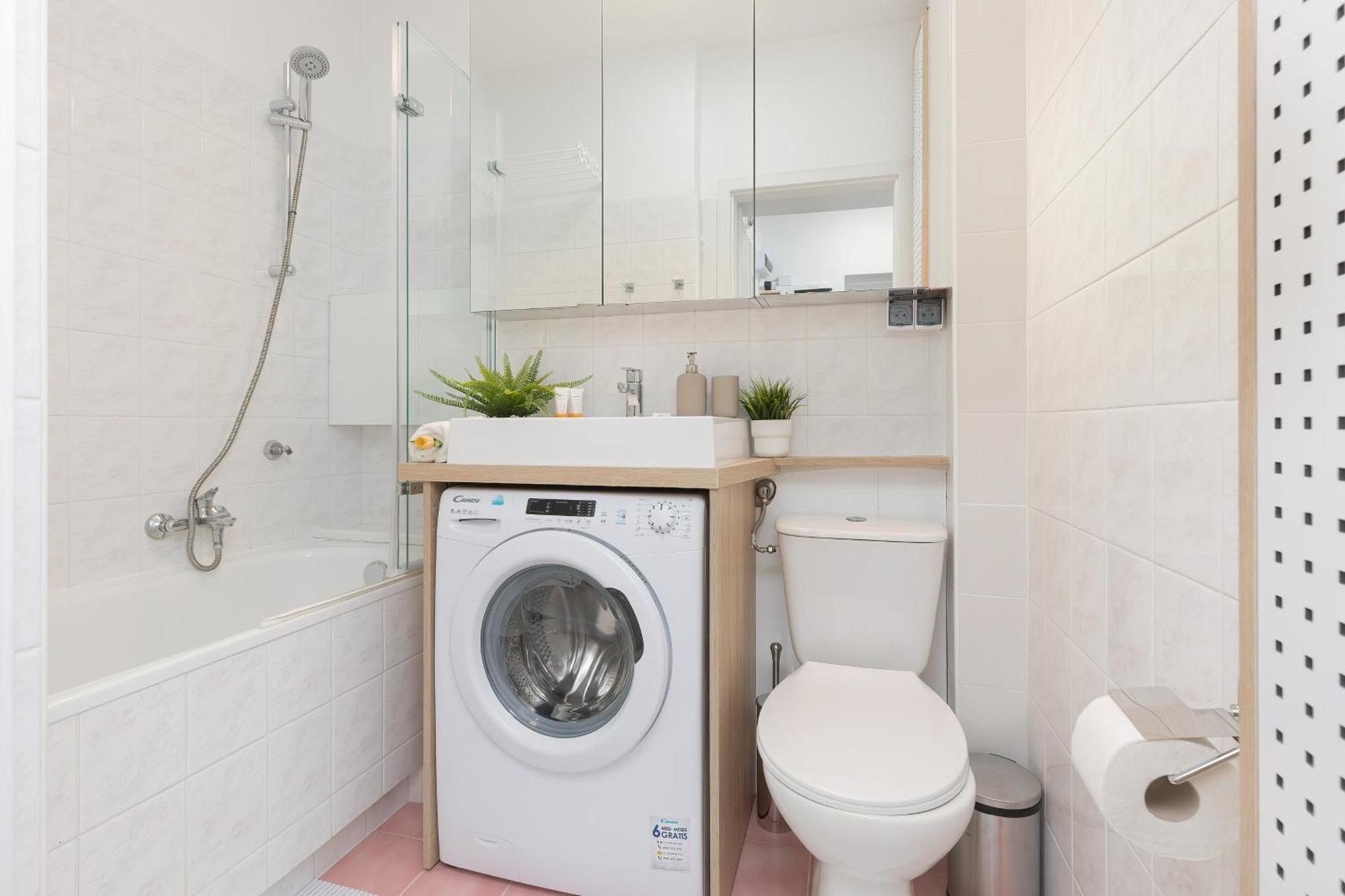 Apartment Bright Srodmiescie By Renters *
